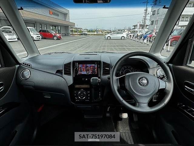 Nissan ROOX 2011-07 276090-1