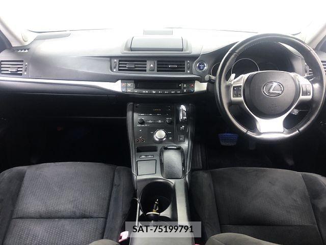 Lexus CT 2011-03 322643-1