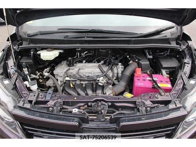 Toyota VOXY 2014-02 245792-17