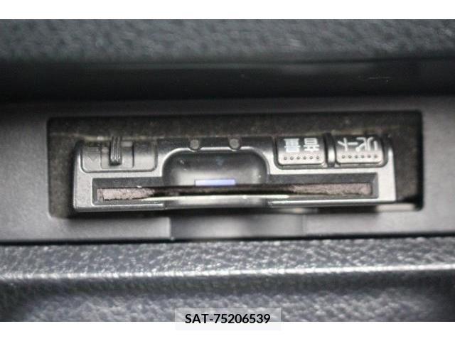 Toyota VOXY 2014-02 245792-4