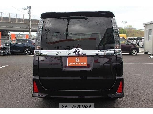 Toyota VOXY 2014-02 245792-7