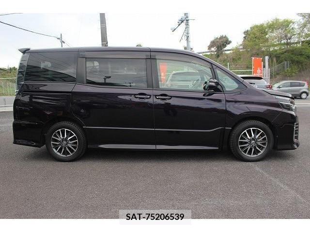 Toyota VOXY 2014-02 245792-6