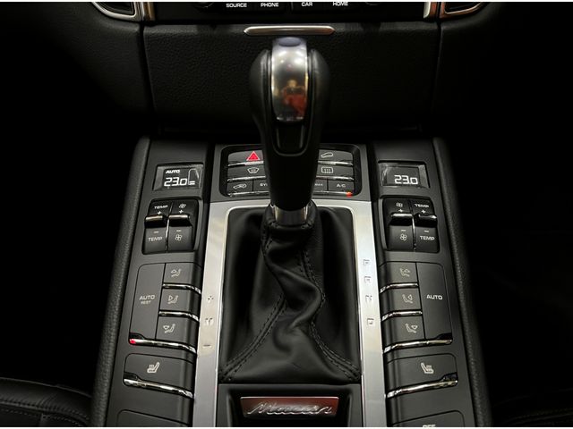 Porsche MACAN 2017-11 12145-14