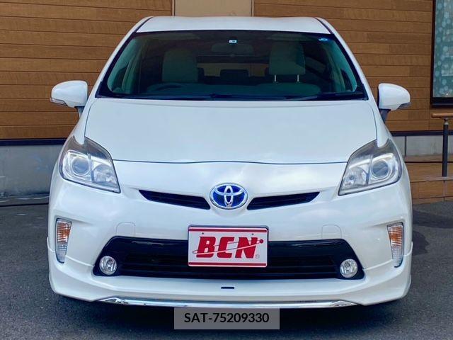 Toyota PRIUS 2013-08 282212-10