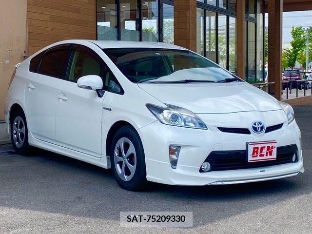 Toyota PRIUS 2013-08 282212-6