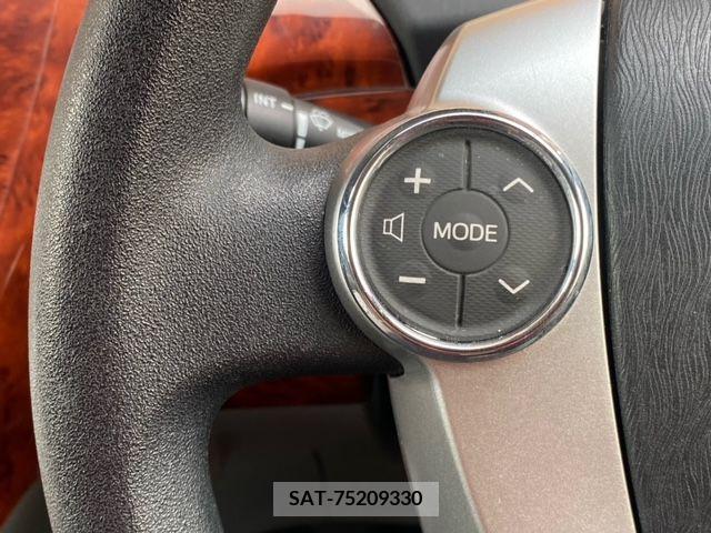 Toyota PRIUS 2013-08 282212-15
