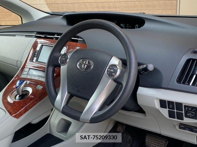 Toyota PRIUS 2013-08 282212-7