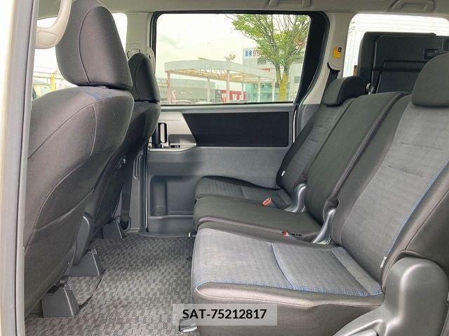 Toyota VOXY 2010-02 201823-9