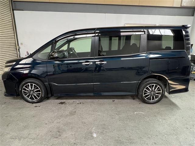 Toyota VOXY 2015-10 185410-7