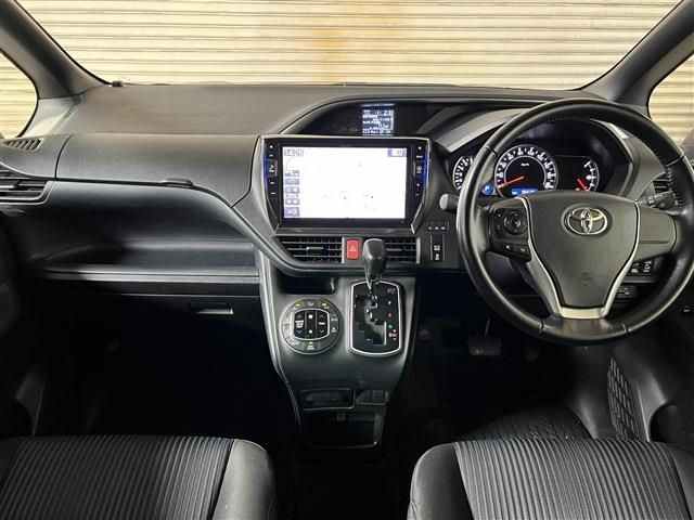 Toyota VOXY 2015-10 185410-23