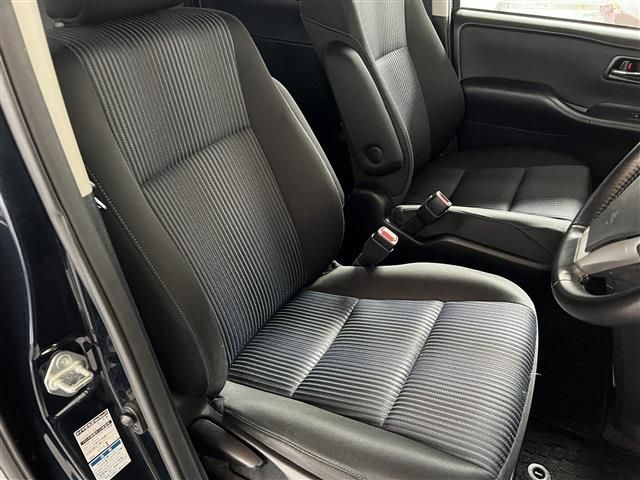 Toyota VOXY 2015-10 185410-12