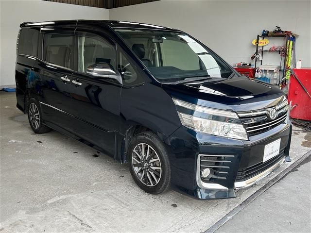 Toyota VOXY 2015-10 185410-2