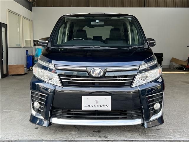 Toyota VOXY 2015-10 185410-1