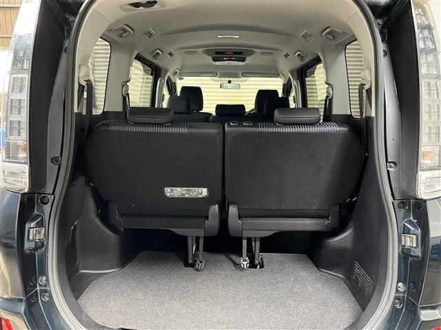 Toyota VOXY 2015-10 185410-18