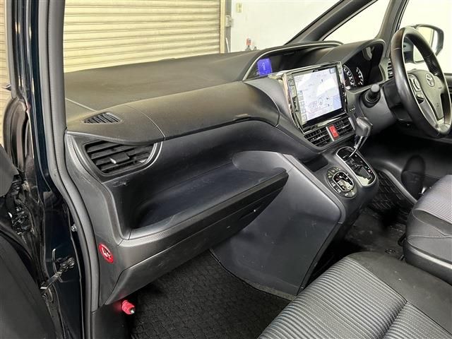 Toyota VOXY 2015-10 185410-10