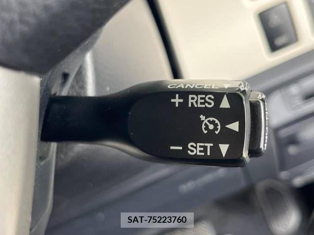 Toyota NOAH 2021-03 365147-6
