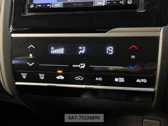 Honda FIT HYBRID 2015-06 350885-7