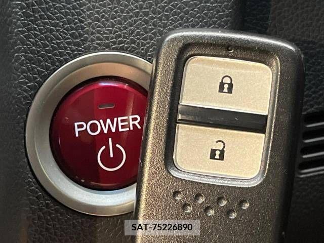 Honda FIT HYBRID 2015-06 350885-4