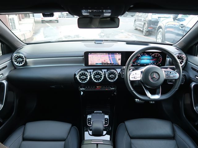 Mercedes Benz A-CLASS 2019-01 190182-1