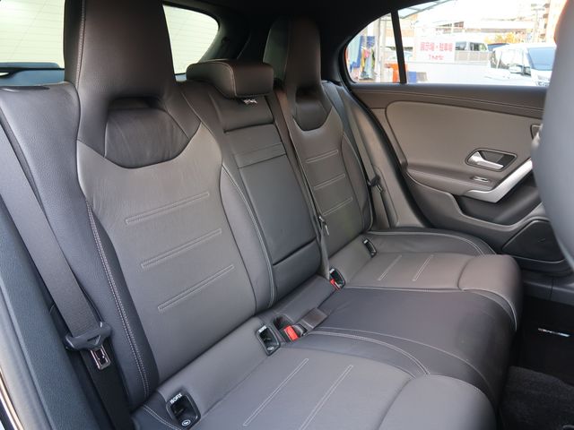 Mercedes Benz A-CLASS 2019-01 190182-26