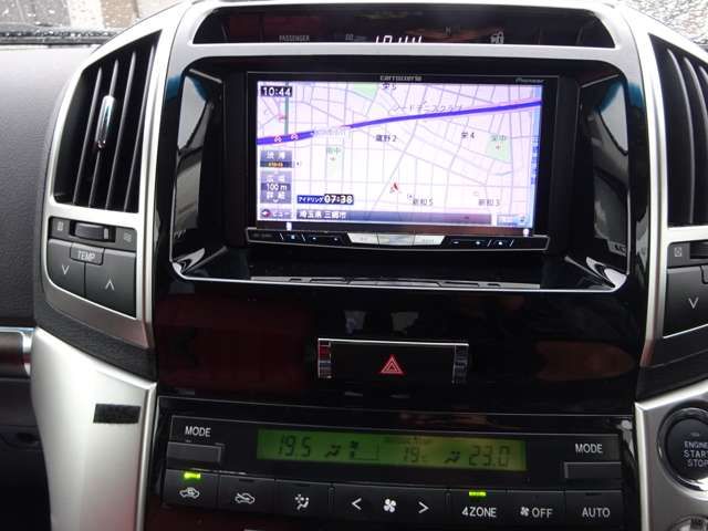 Toyota LAND CRUISER 2014-03 10823-10