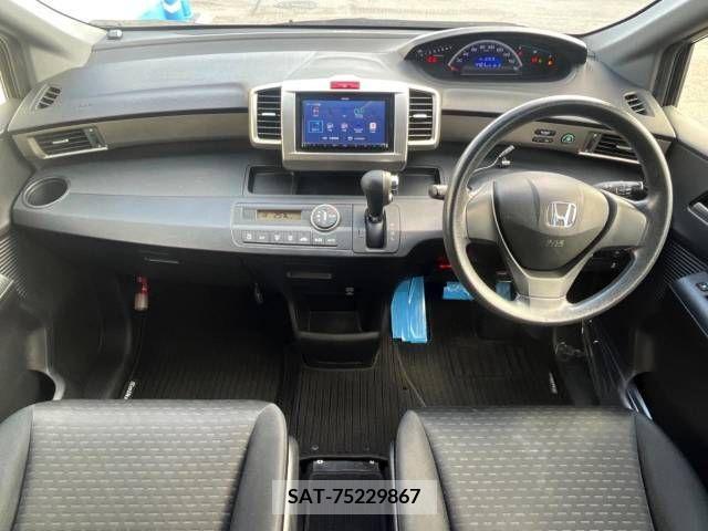 Honda FREED SPIKE 2013-03 247773-1