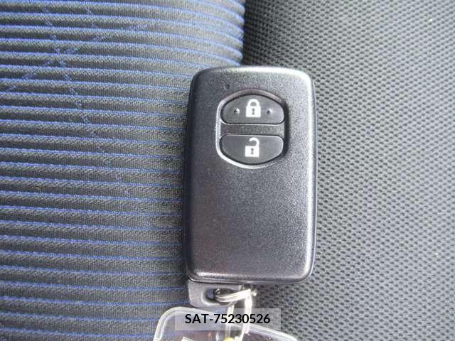 Toyota AQUA 2019-05 314083-12