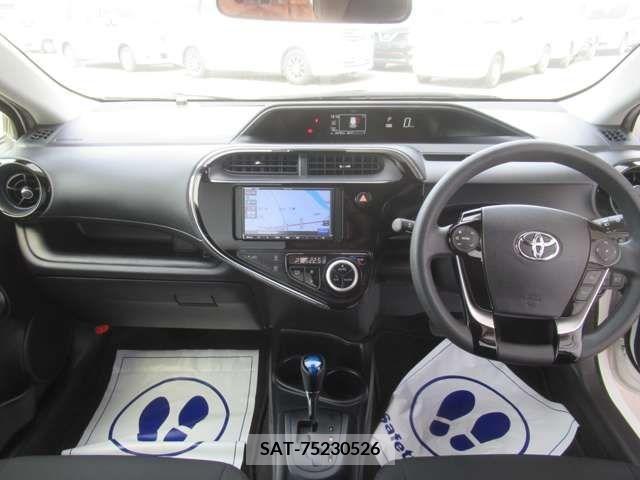 Toyota AQUA 2019-05 314083-4