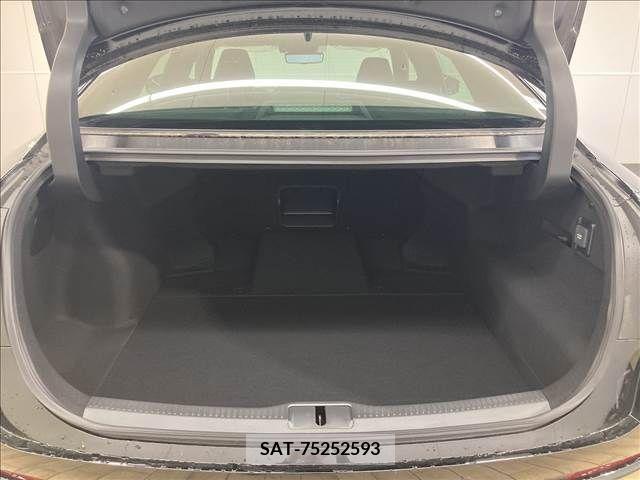 Toyota CROWN 2022-10 300649-13