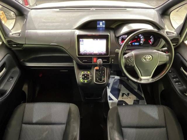 Toyota NOAH 2016-04 181382-1