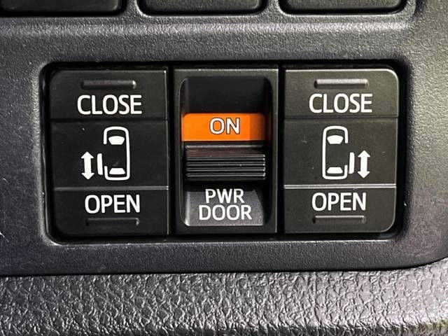 Toyota NOAH 2016-04 181382-5
