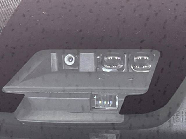 Toyota NOAH 2016-04 181382-4