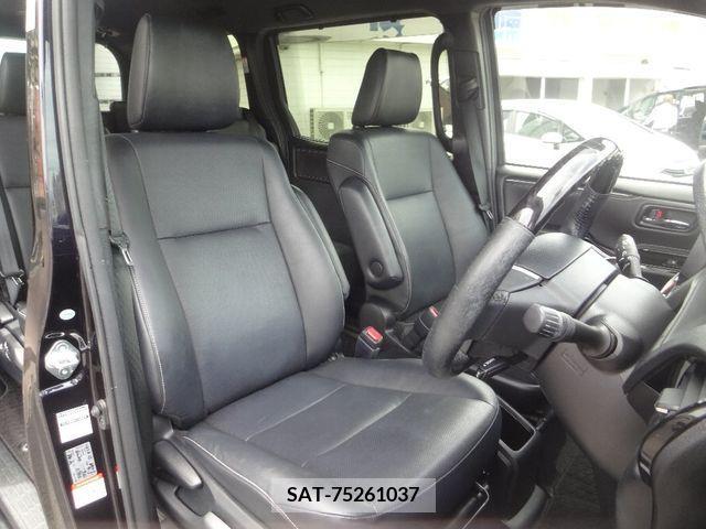 Toyota ESQUIRE 2017-12 330817-5
