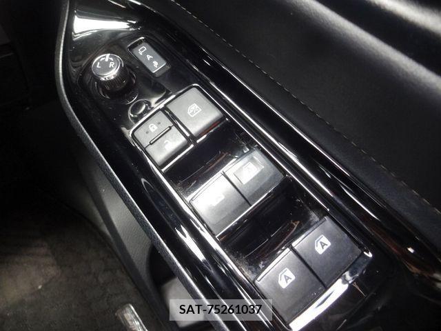 Toyota ESQUIRE 2017-12 330817-22