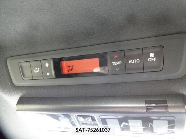 Toyota ESQUIRE 2017-12 330817-11