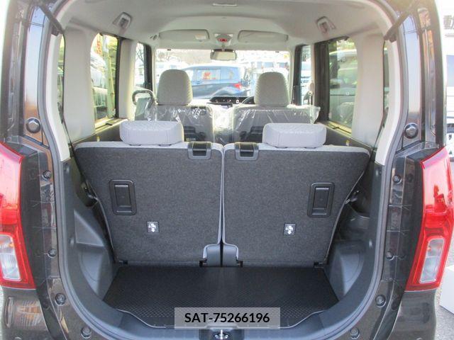 Daihatsu TANTO 2023-10 235302-24