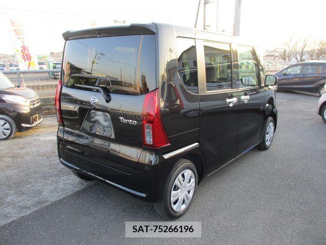 Daihatsu TANTO 2023-10 235302-4