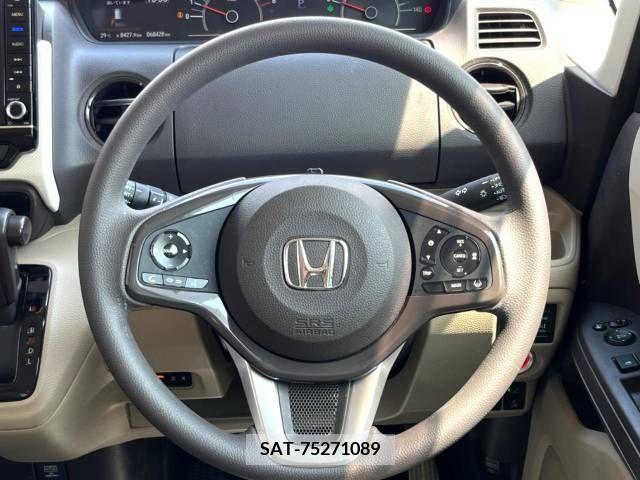 Honda N BOX 2018-03 306966-11