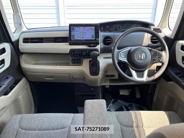 Honda N BOX 2018-03 306966-1