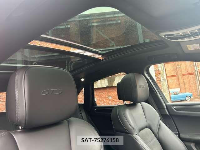 Porsche MACAN 2022-02 238848-2