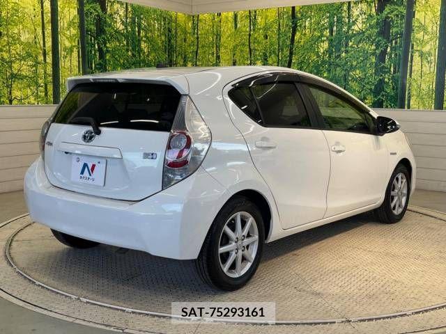Toyota AQUA 2013-07 356209-17