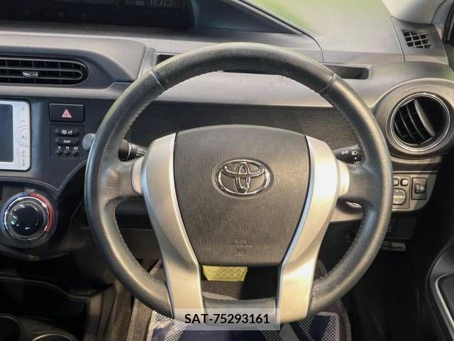 Toyota AQUA 2013-07 356209-11