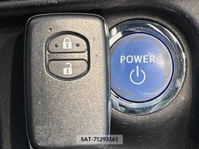 Toyota AQUA 2013-07 356209-7