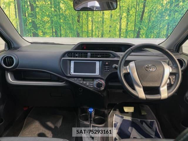 Toyota AQUA 2013-07 356209-1