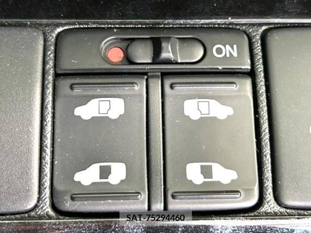 Honda e 2010-08 352726-5