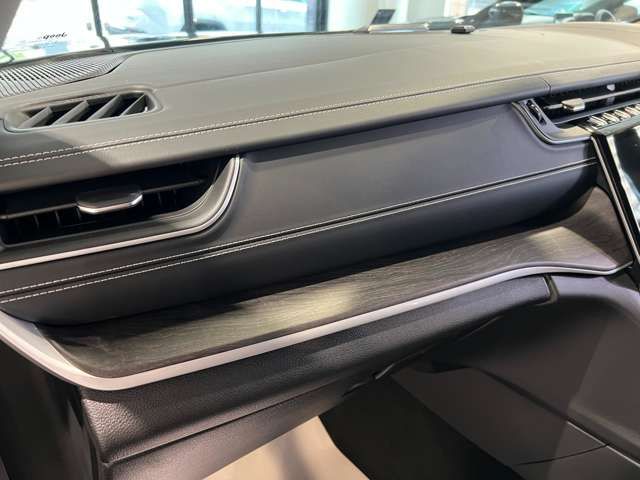 Jeep GRAND CHEROKEE 2023-04 6969-13