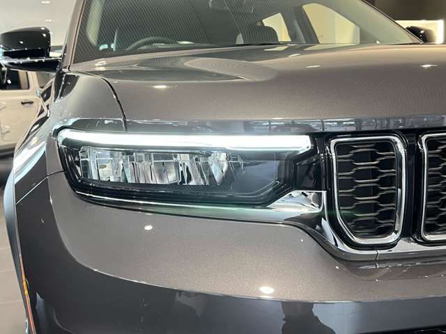 Jeep GRAND CHEROKEE 2023-04 6969-3