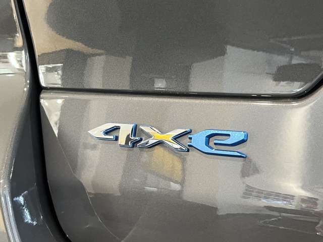 Jeep GRAND CHEROKEE 2023-04 6969-6