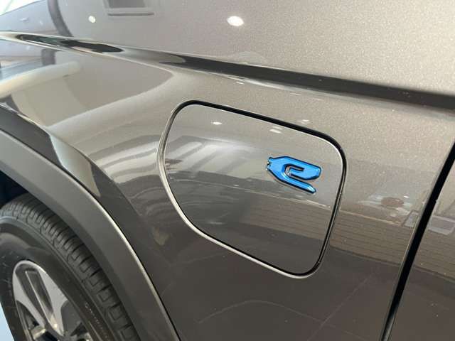 Jeep GRAND CHEROKEE 2023-04 6969-4