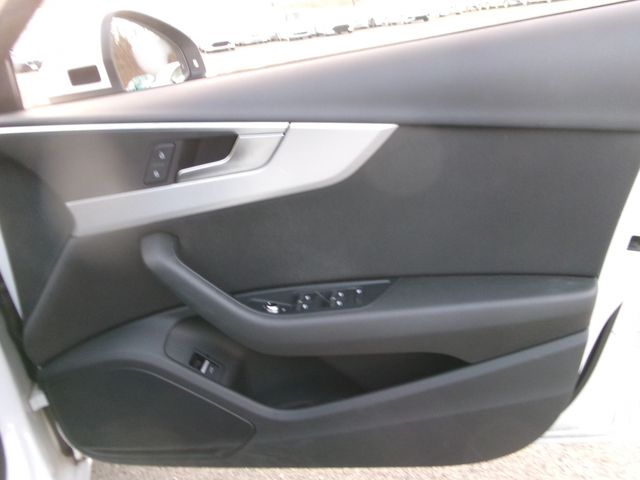 Audi A4 2018-03 195169-16